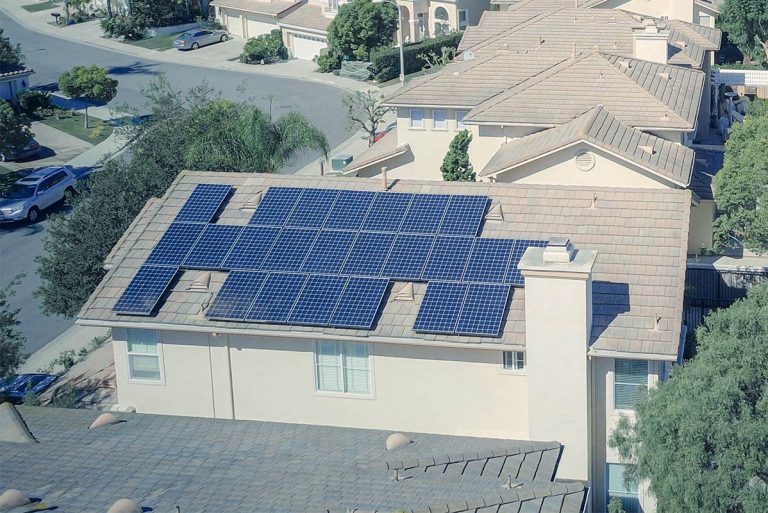 房屋和企业的太阳能电池板尺寸和重量的终极指南