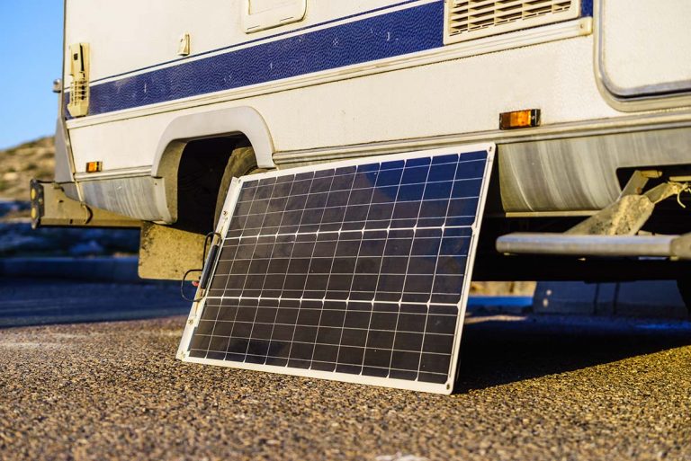 2022年最佳的太阳能电池充电器试剂盒，用于直接充电