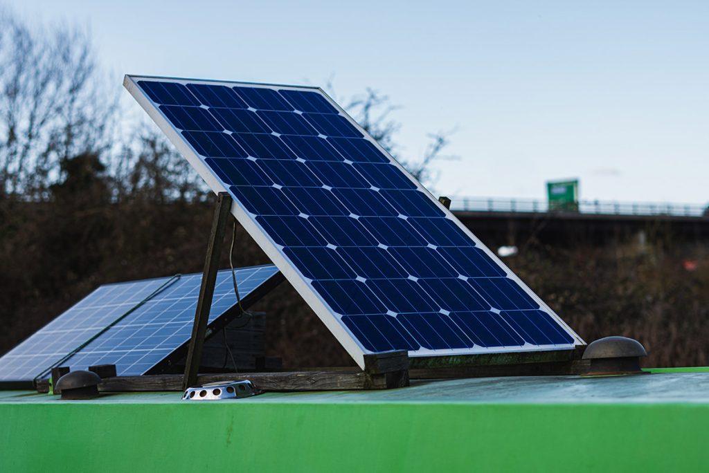 300瓦的太阳能电池板可以运行什么